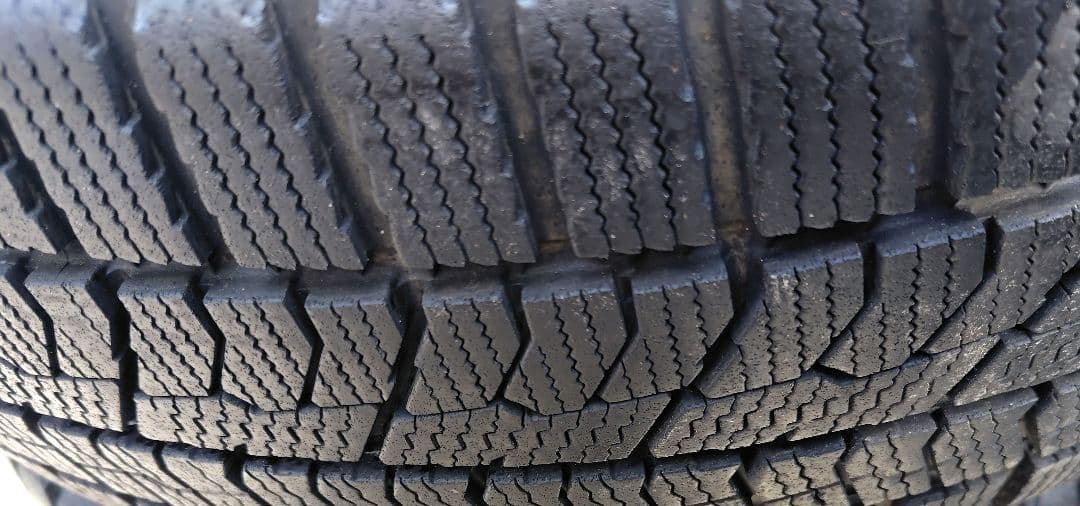 2022年山あり195/65R15　トーヨー　スタッドレス4本セット