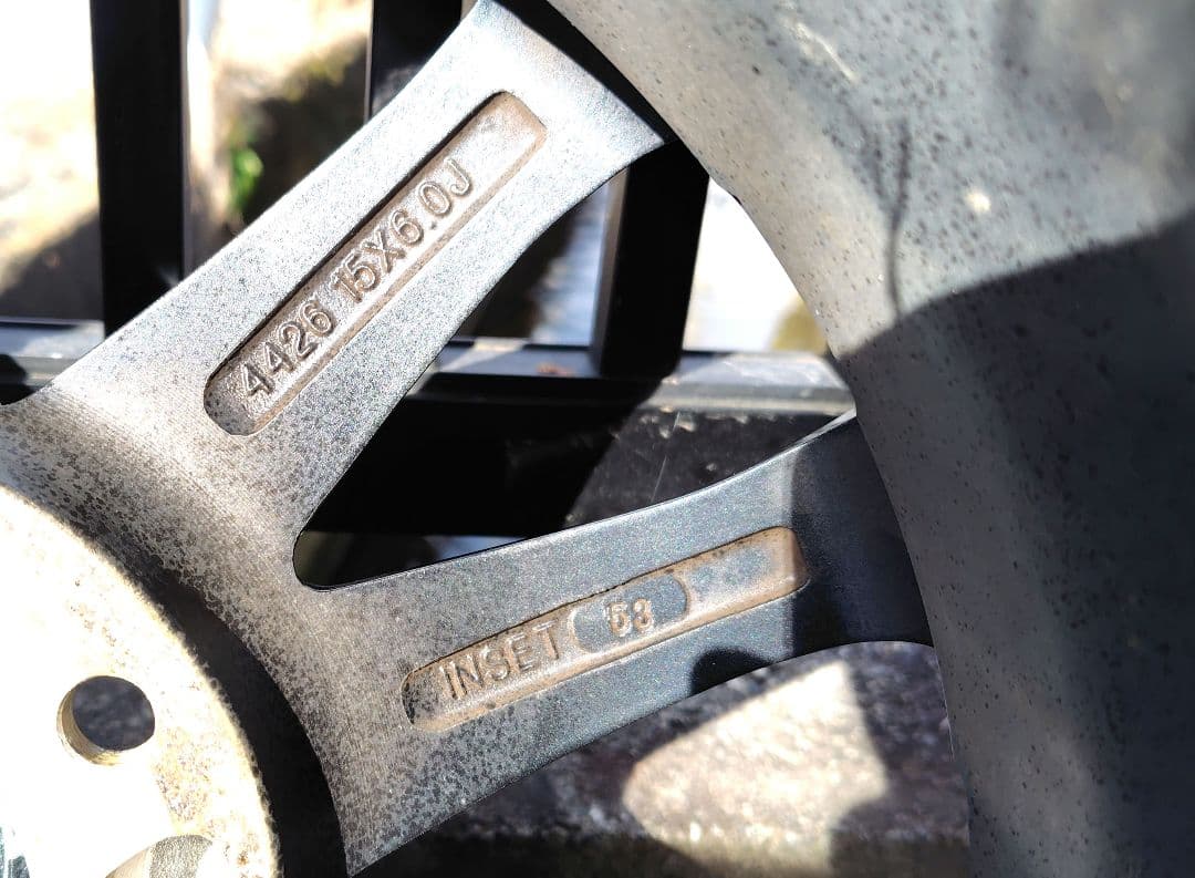 2022年山あり195/65R15　トーヨー　スタッドレス4本セット