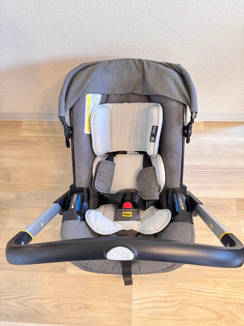 doona ベビーカー　ベビーシート　チャイルドシートスナップバッグ付