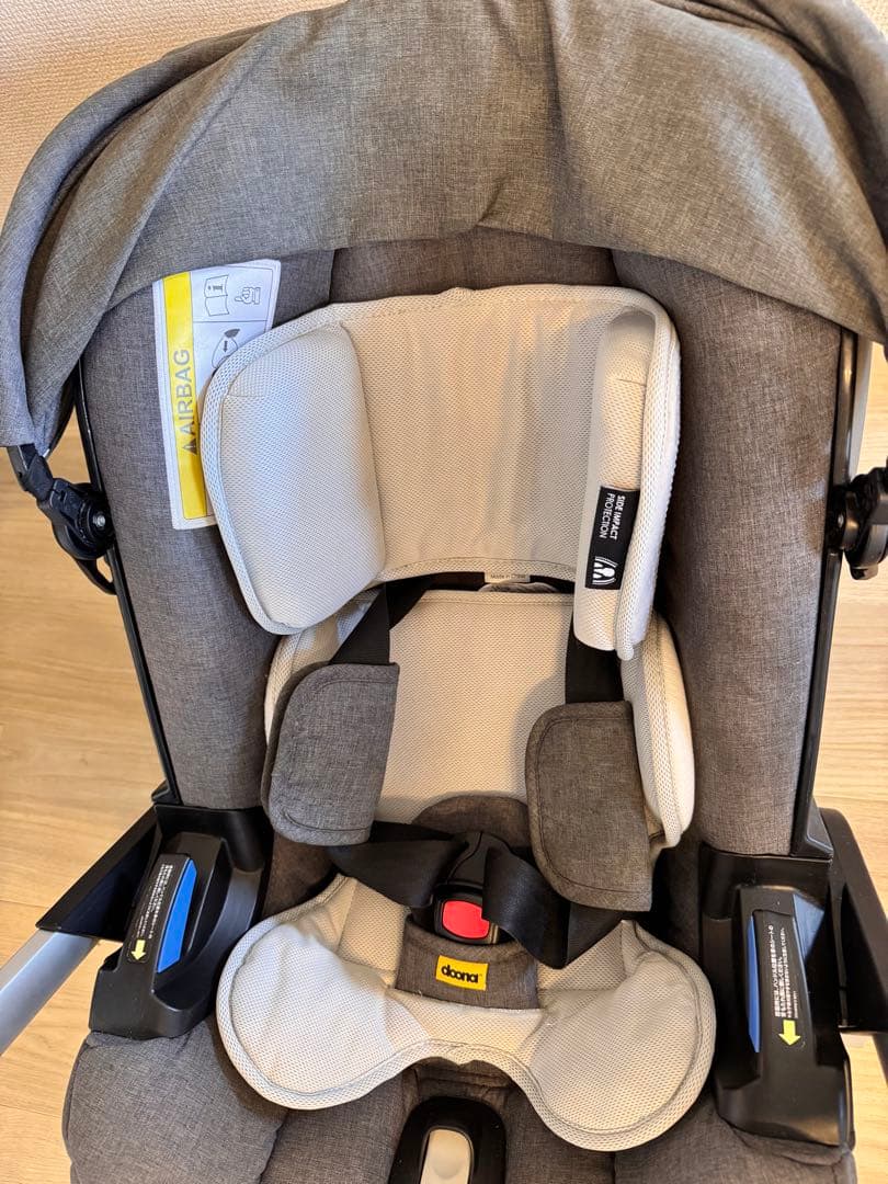doona ベビーカー　ベビーシート　チャイルドシートスナップバッグ付