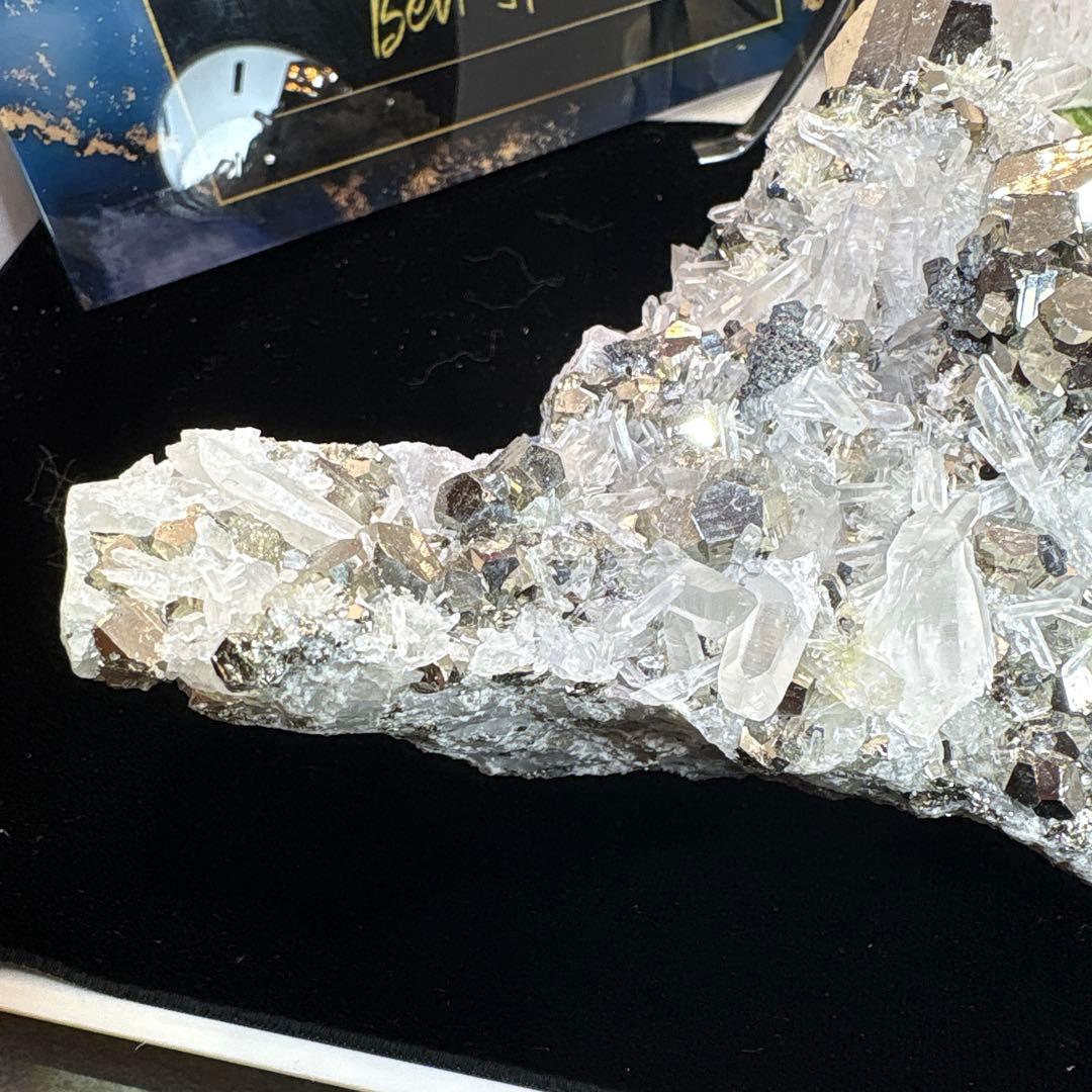 パイライト水晶共生クラスターNo.1499