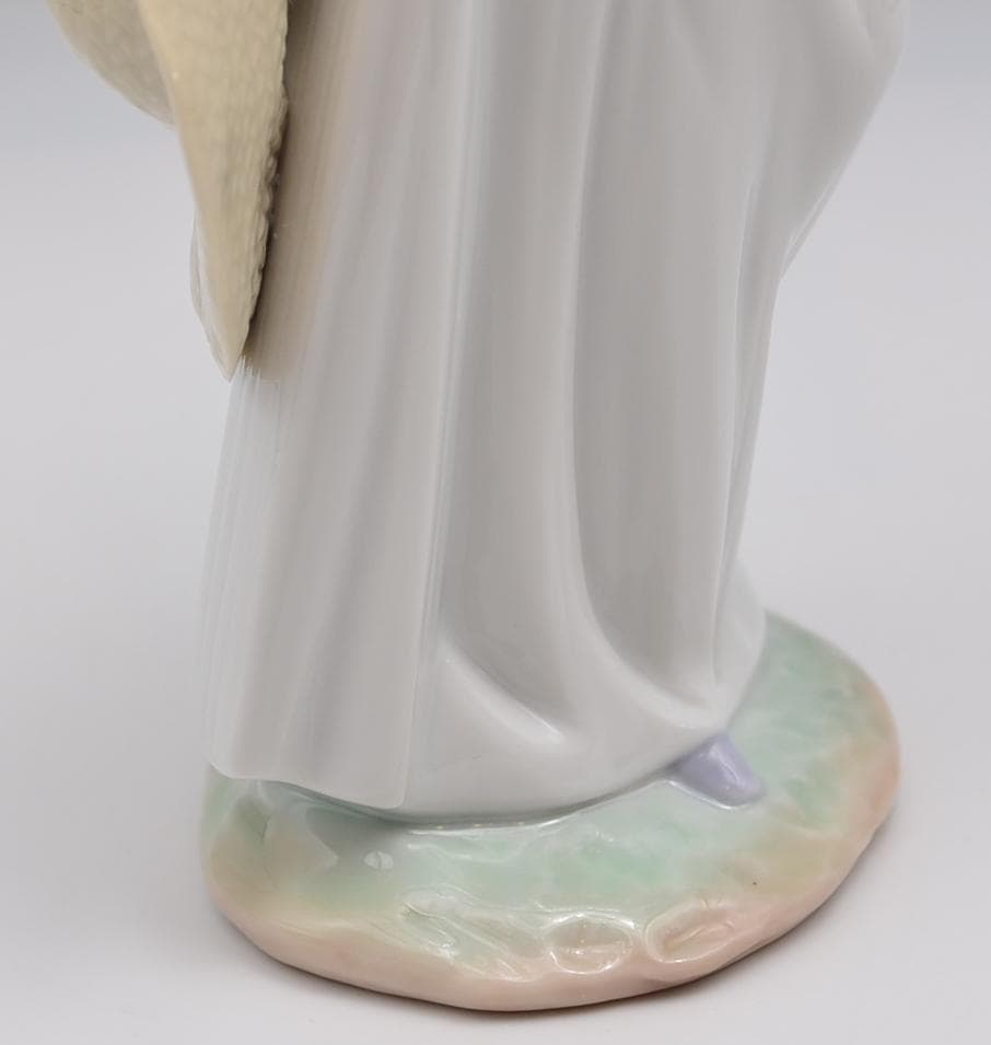 自然の美しさ　＃8114　★リヤドロ　スペイン　ポーセリン　光沢仕上げ　箱付き