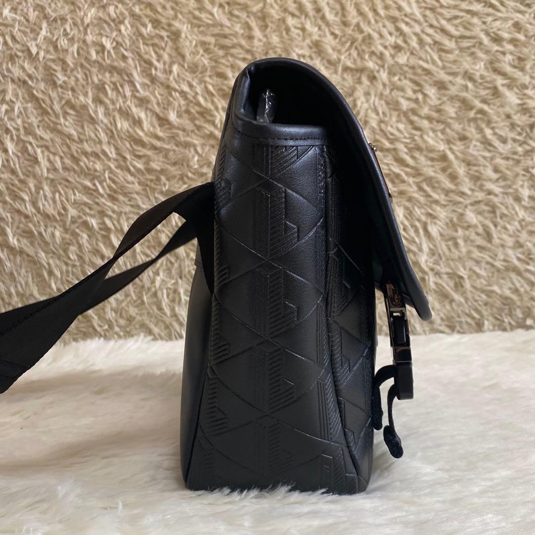 ✨極美品✨ LACOSTE モノグラム スモールメッセンジャーバッグ レザー 黒