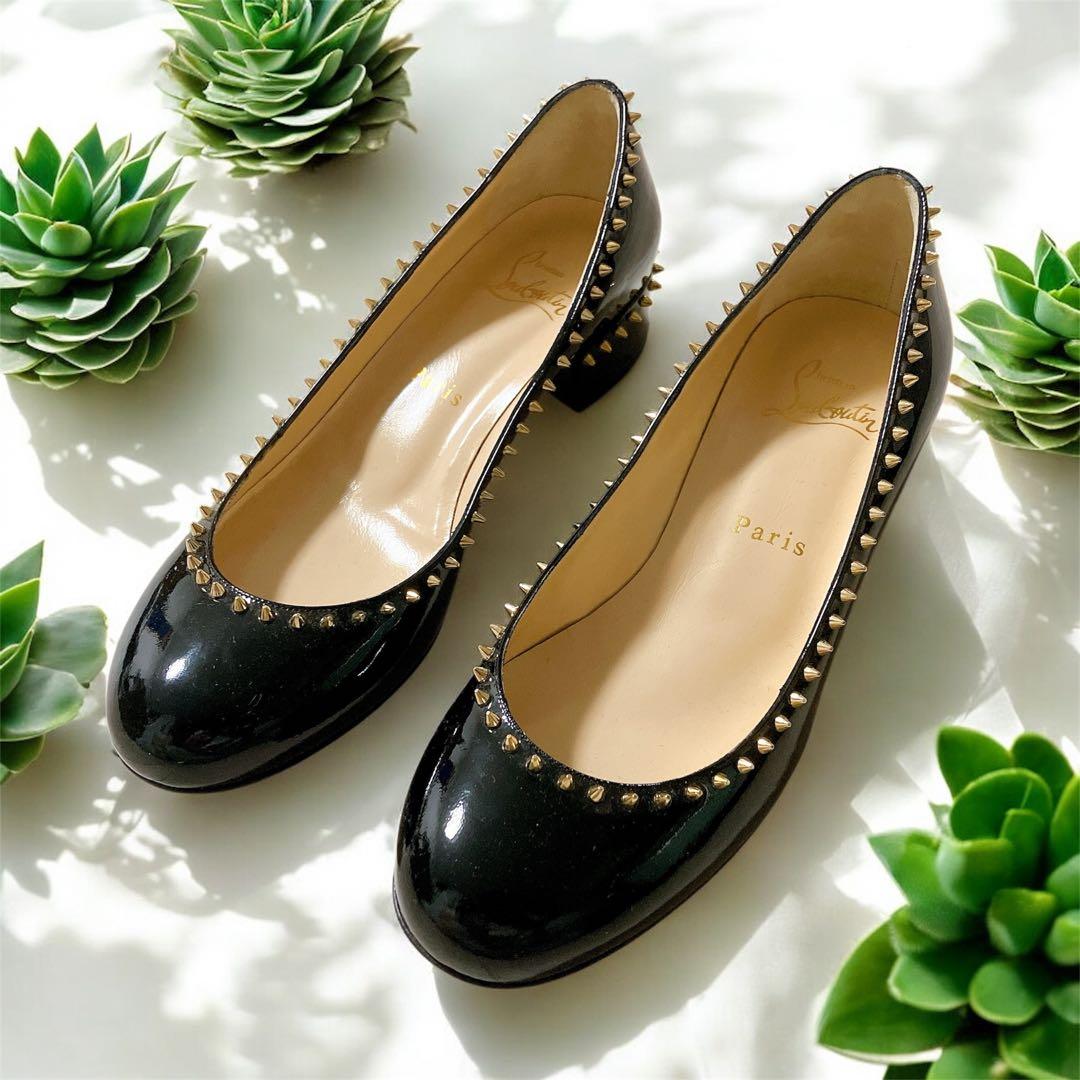 極美品　クリスチャン ルブタン　スタッズ　ブラックパテントレザーパンプス　36