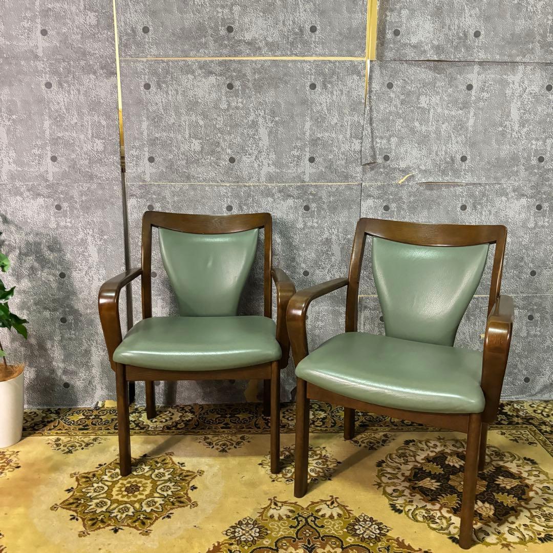 ꧁飛騨産業 HIDA꧂キツツキマーク アーム付ダイニングチェア2脚 食卓椅子