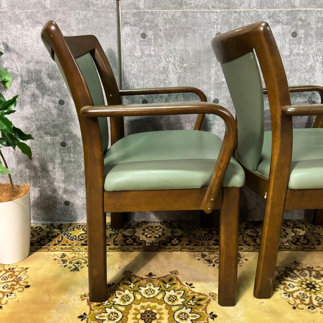 ꧁飛騨産業 HIDA꧂キツツキマーク アーム付ダイニングチェア2脚 食卓椅子