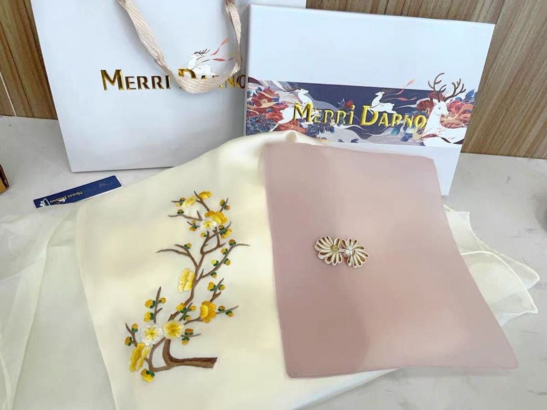 100％シルク 手刺繍ストール／非遺伝統工芸・手縫い仕上げ