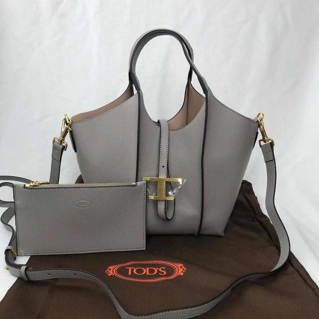 トッズ Tタイムレス　レザー　ショッピングバッグトートバッグ