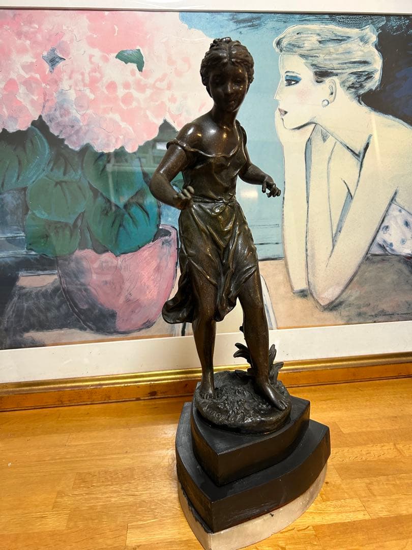 ブロンズ像　女性の置物