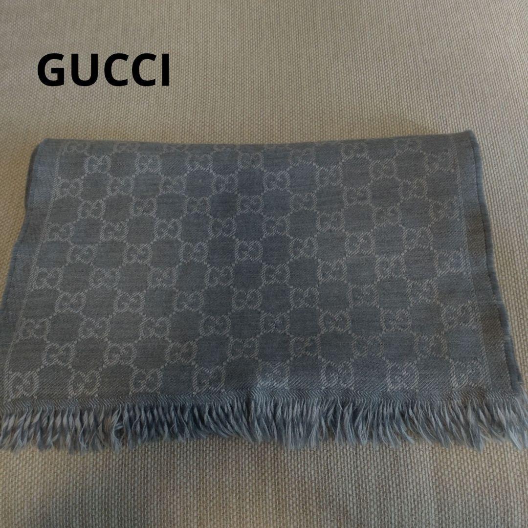 GUCCI グレー ロゴマフラー