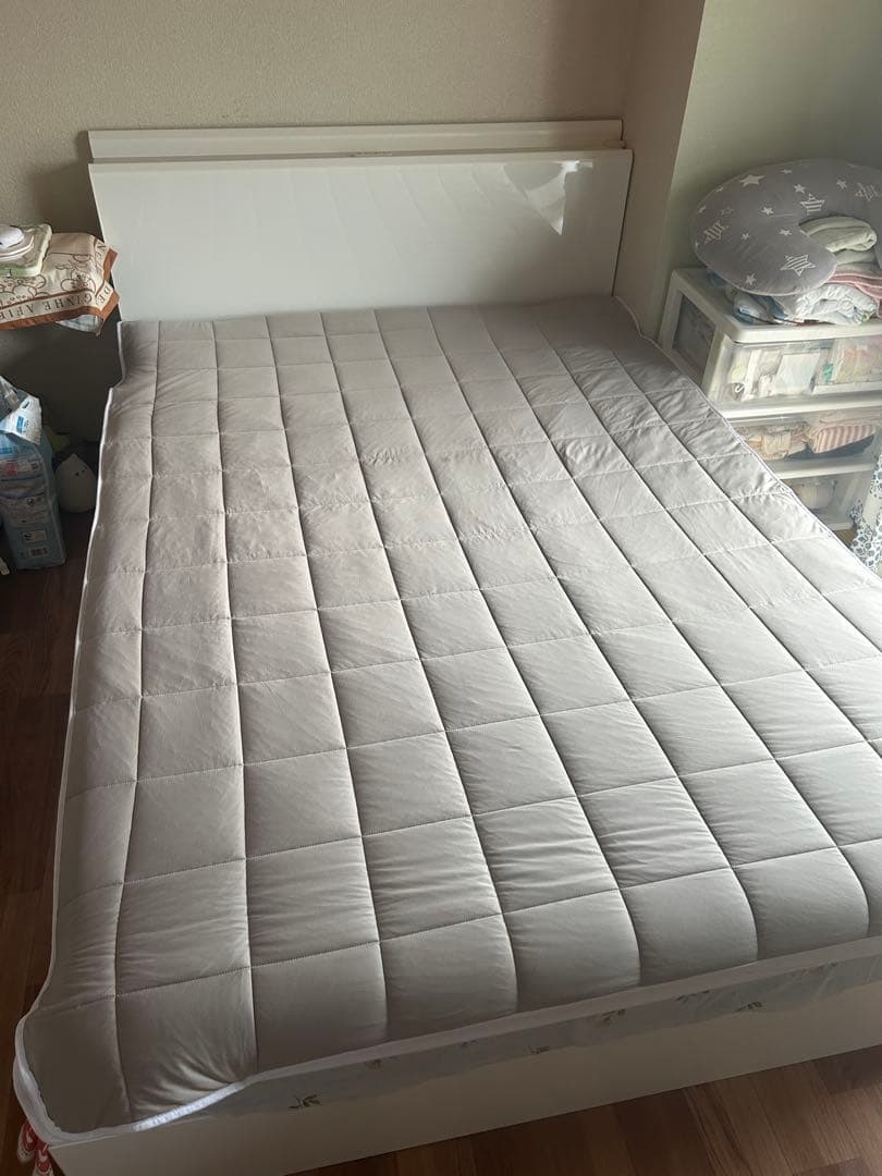 【限定セール！！】ニトリダブルベッドフレーム　収納付き　ロータイプ　コンセント付