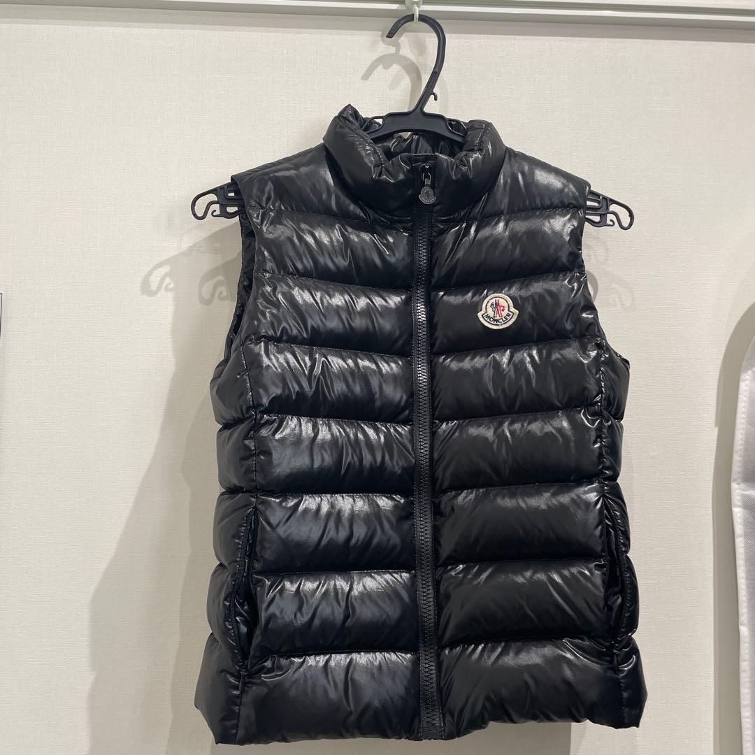 MONCLER ブラック ダウンベスト　Sサイズ相当　12Y