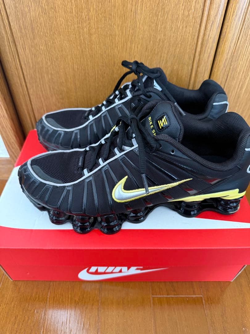 Nike Shox ブラック/イエロー