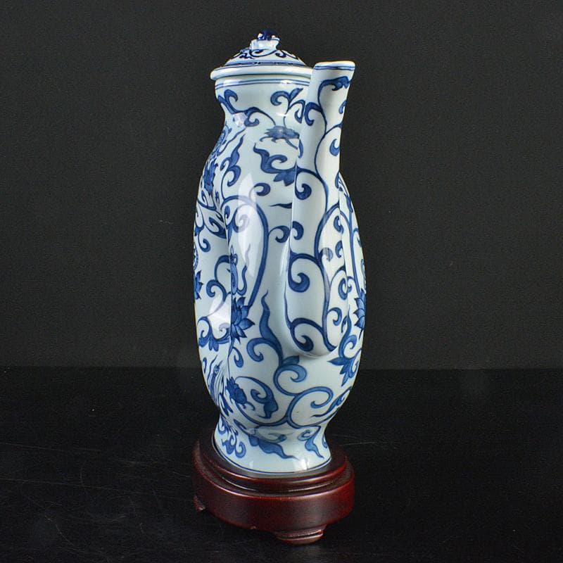 中国　大明成化年製　故宮博物院模造　青花　唐草文　龍持ち手　水注　VR7102B