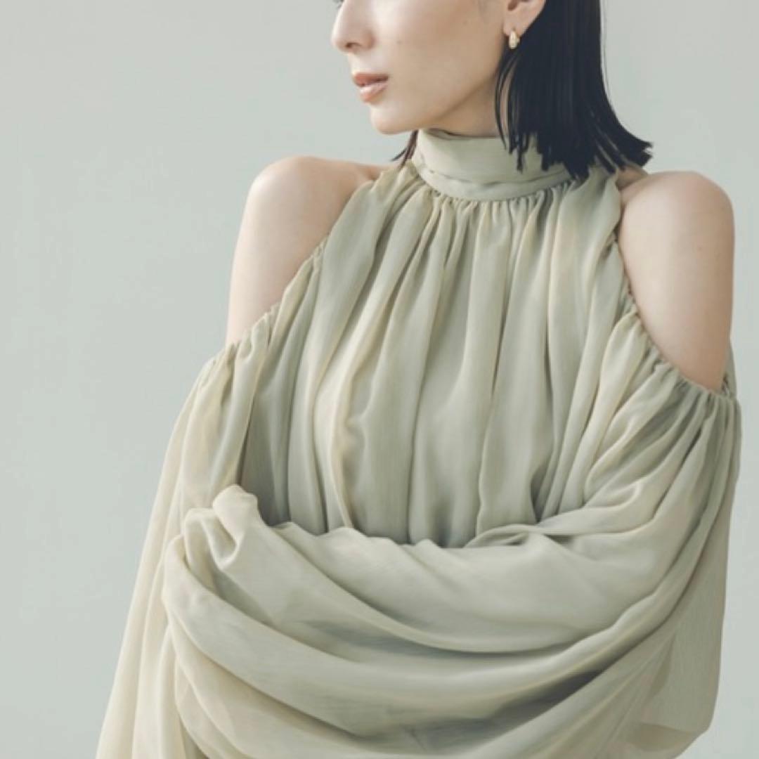 【新品タグ付き】セージグリーン シフォンボリュームブラウス anuans