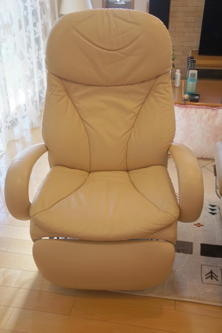 カリモク　回転式リクライニングチェア１脚　ベージュ系　RU86モデル