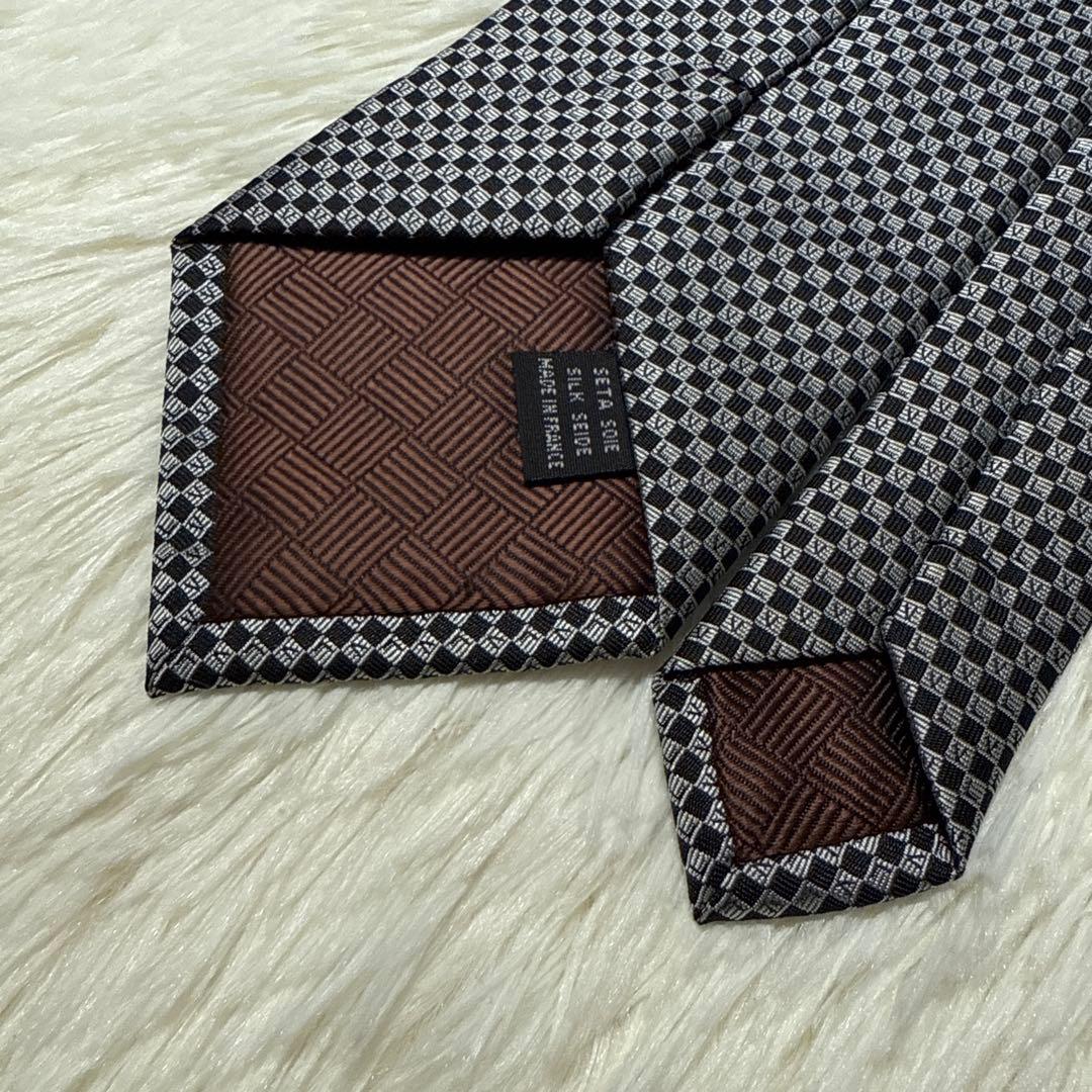 【未使用級】LOUIS VUITTON ネクタイ　高級シルク　総柄　ロゴ