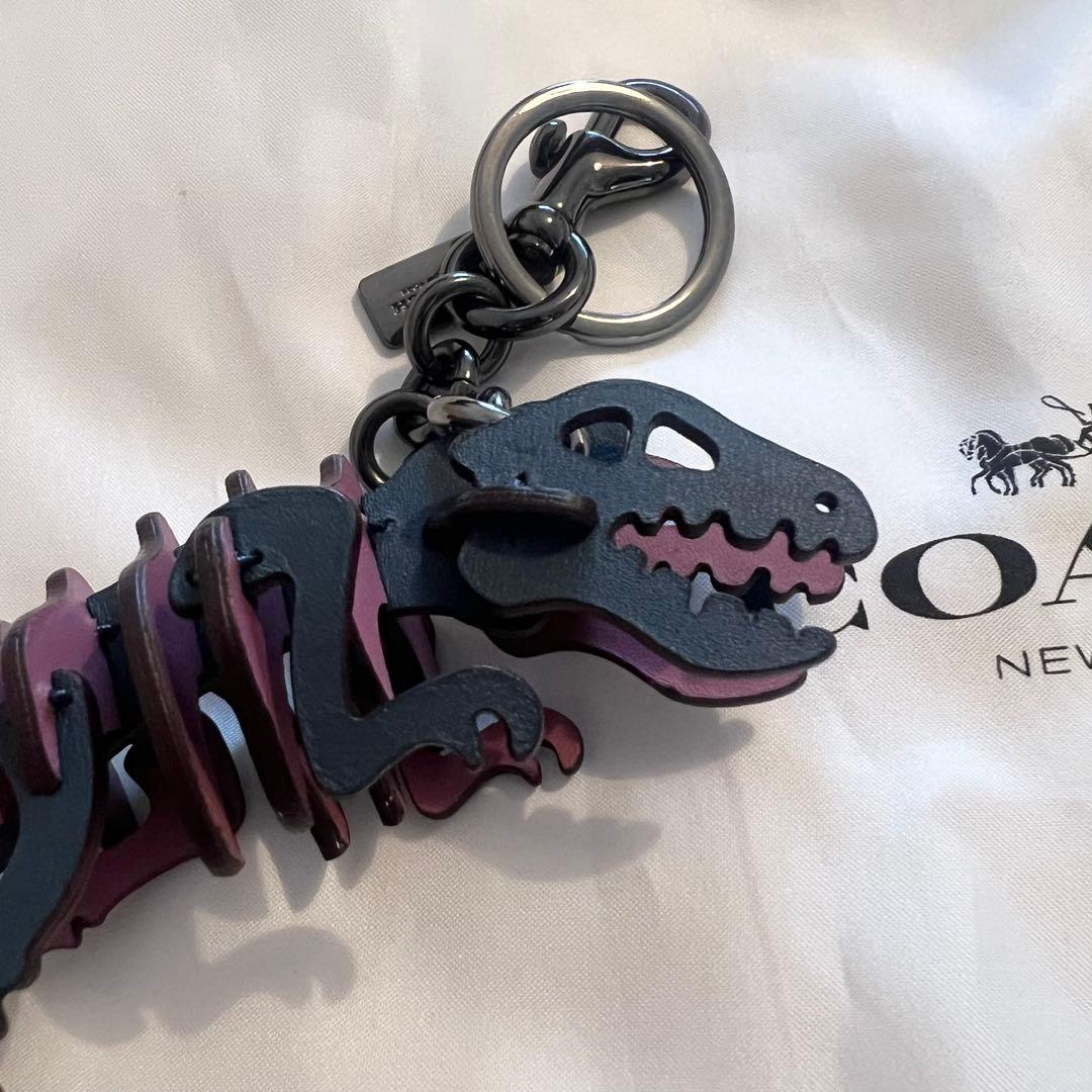 コーチ COACH 恐竜　バッグチャーム　キーホルダー