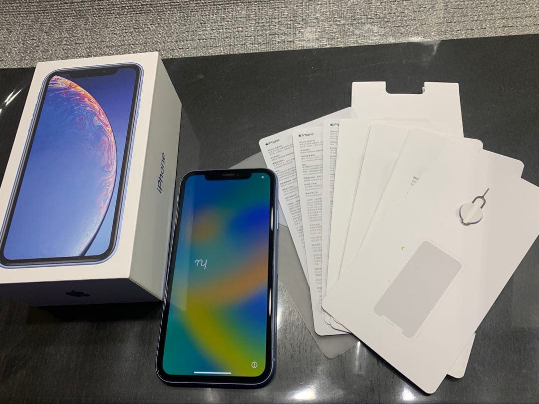Apple iPhone XR ブルー 本体　香港版A2108 箱　備品付　美品