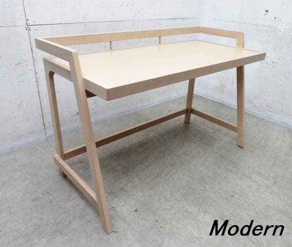 美品■北欧ナチュラルスタイル■パーソナルデスク■天然木■デスク/作業台■白木系■