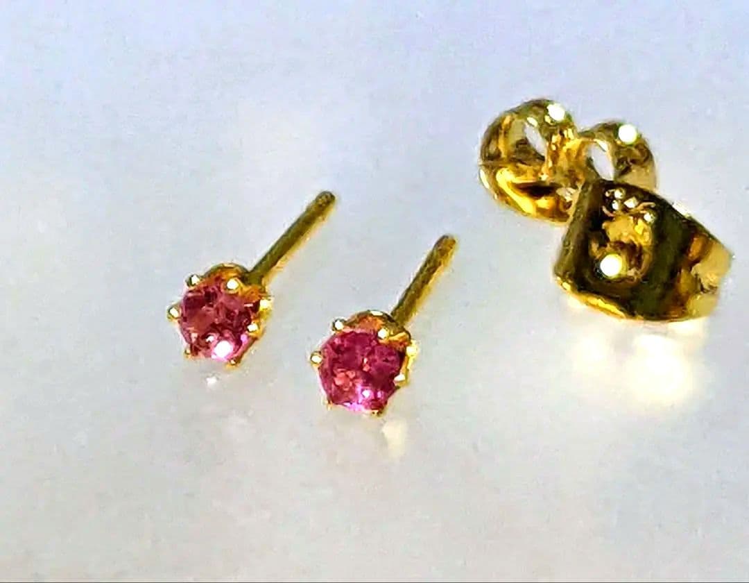 .:*心が踊る華やかな小花.:* 天然石アヤナスピネル スタッドピアス3㎜ ①