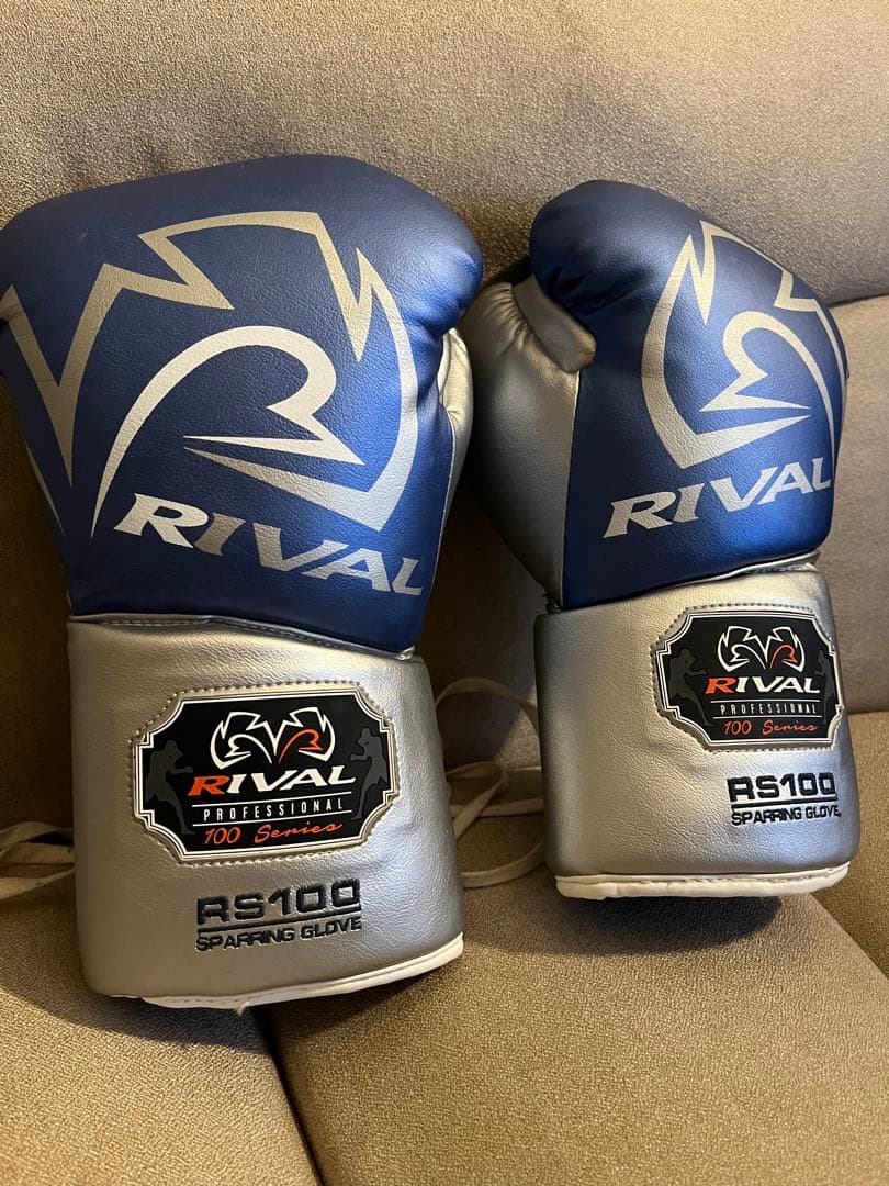 RIVAL RS100 スパーリンググローブ