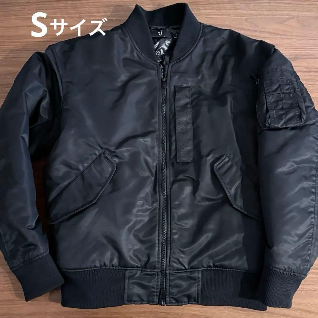 ＋Ｊ　UNIQLO MA-1