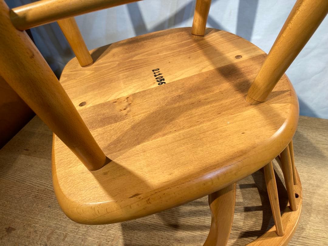 ラスト一点画像76枚 キツツキ ダイニングチェア ナチュラル 昭和56年 アーム