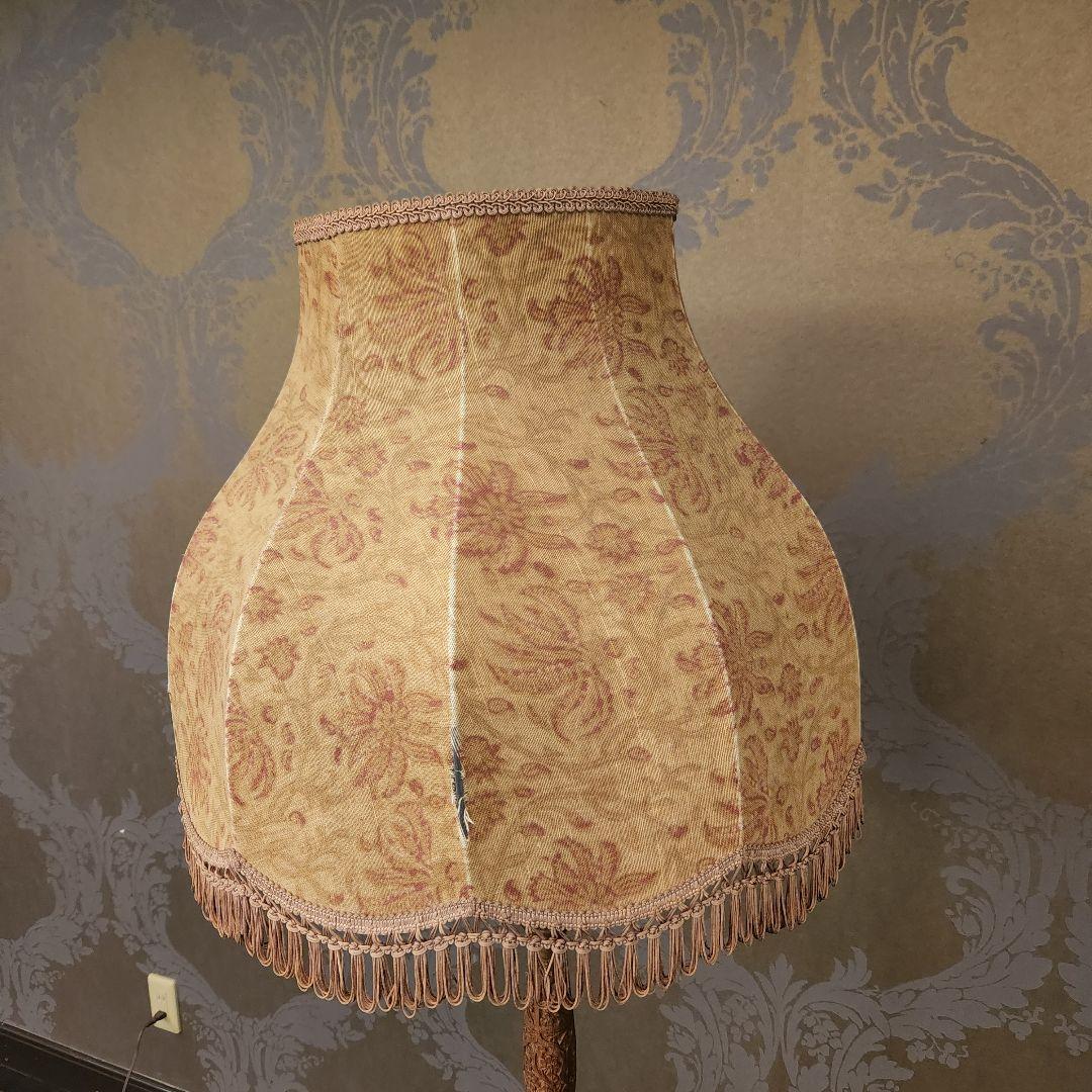 ヴィンテージ フロアスタンドライト 木製 フリンジシェード付き　木彫　彫刻　洋館