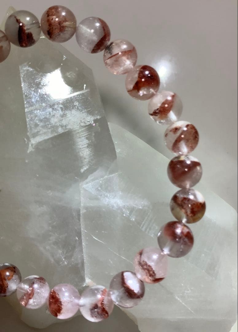 厄除け&グラウンディングエネルギーを宿す❣️ レッドファントムクォーツ　ブレス