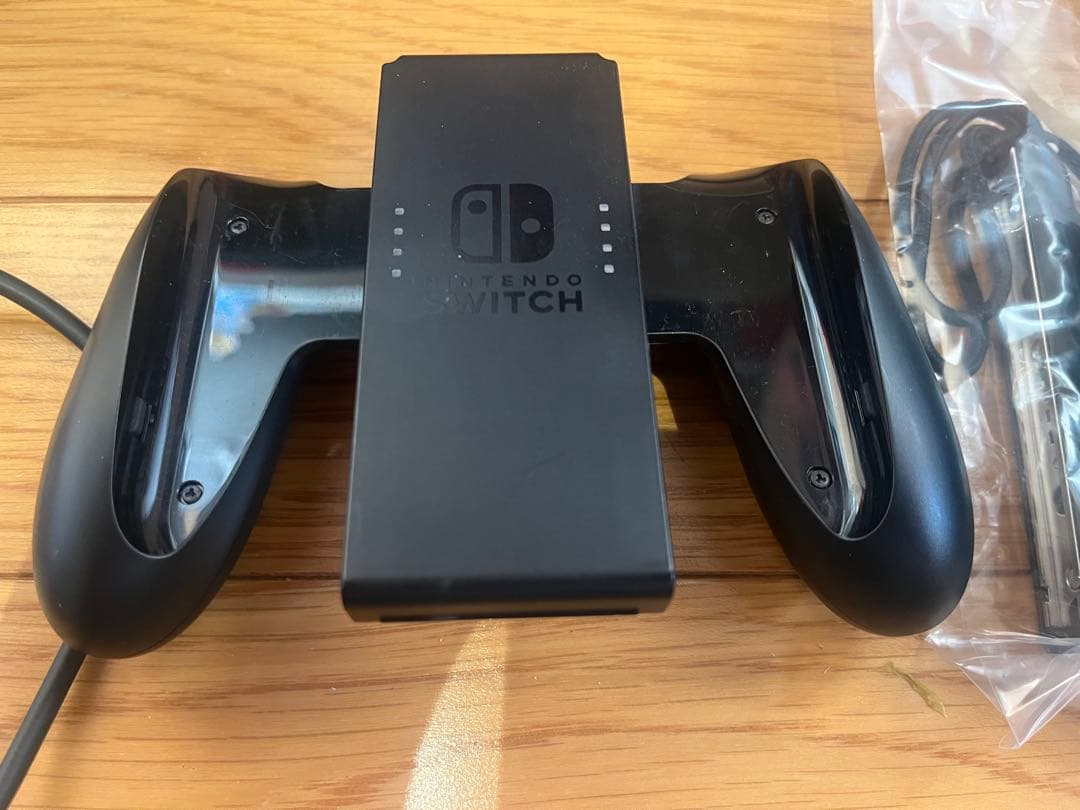 Nintendo Switch 本体 ジョイコン4個　画面保護 、カバー、ケース