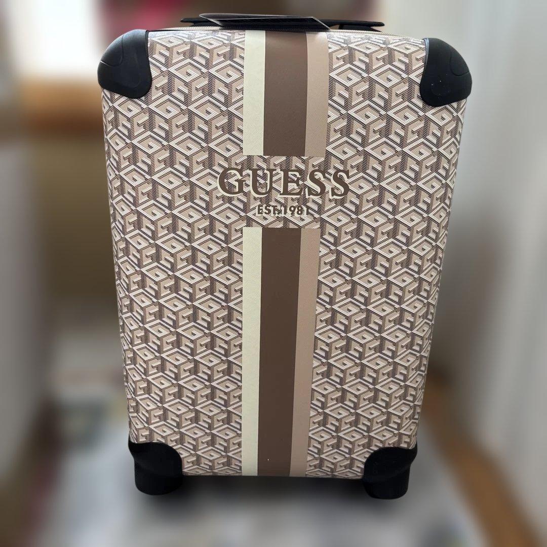 A*y様 GUESS 18インチ スーツケース（TSAロック付）