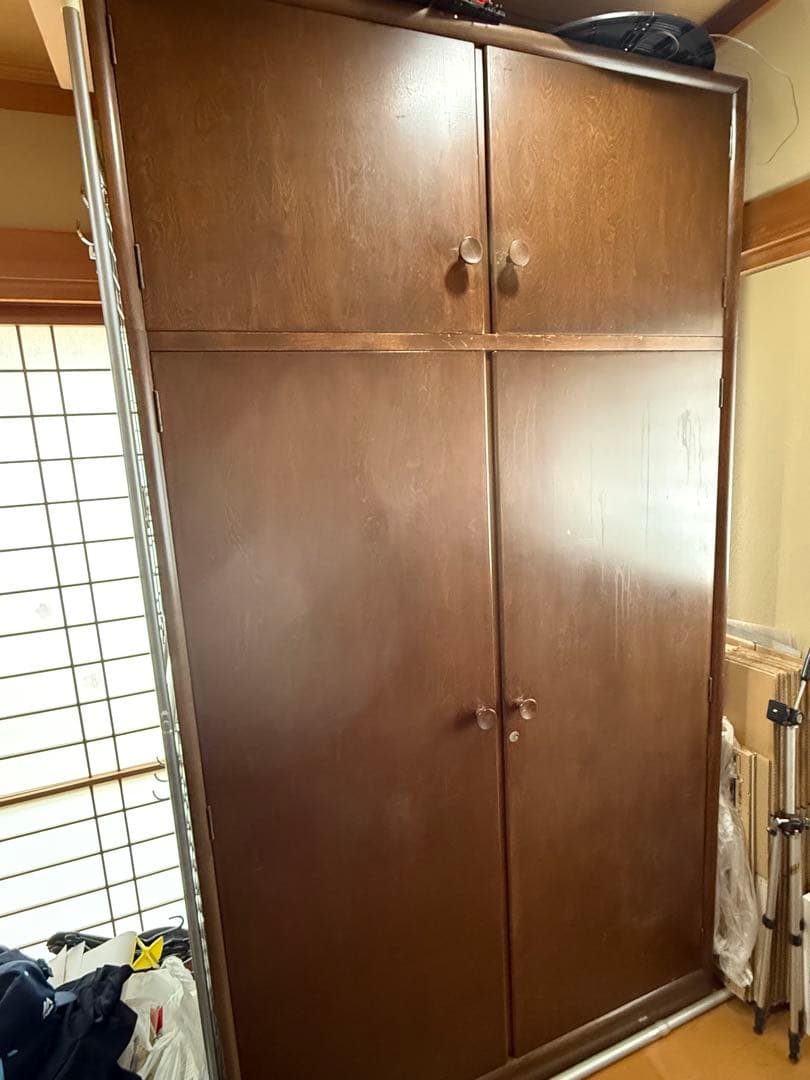 ブラウン木製クローゼット 収納力抜群