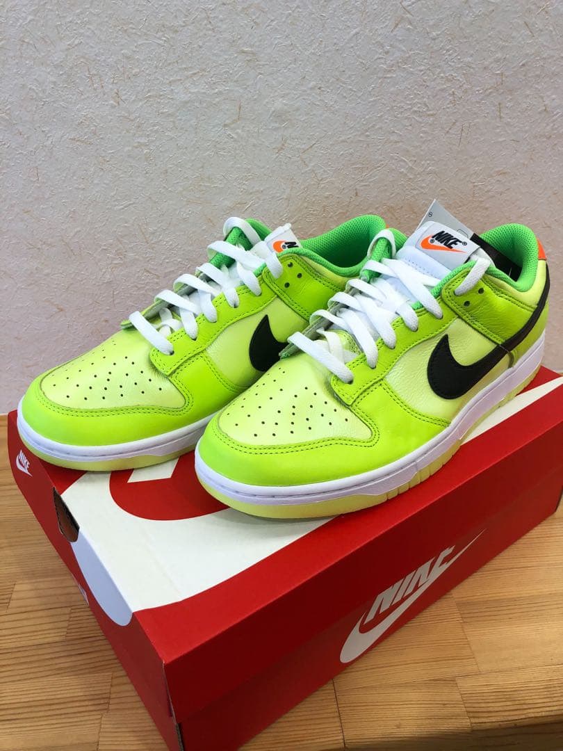 ナイキ ダンク ロー SE ボルト