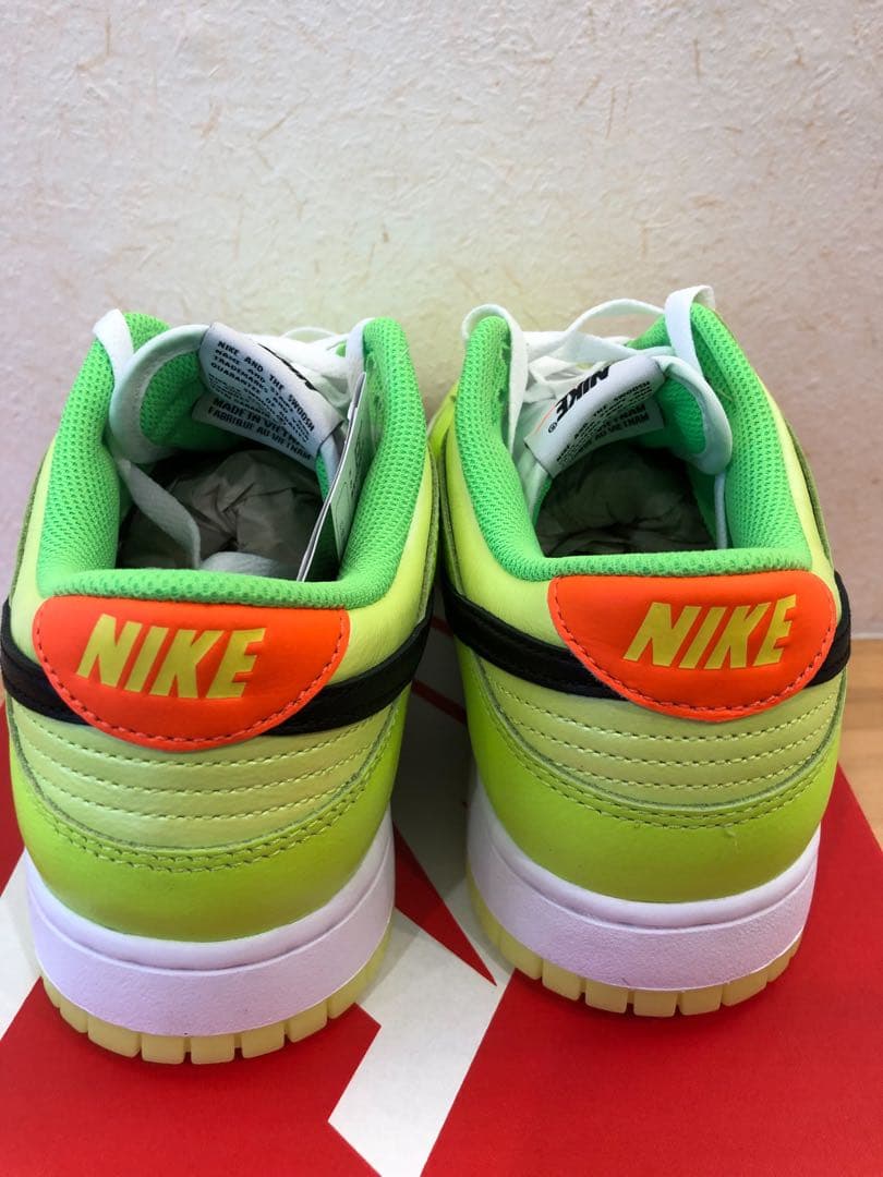 ナイキ ダンク ロー SE ボルト