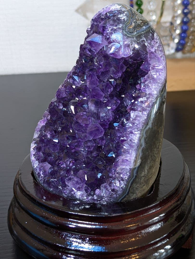 セール延長✨ 濃色高品質✨ ウルグアイ産 アメジストクラスター 木製台座付き✨