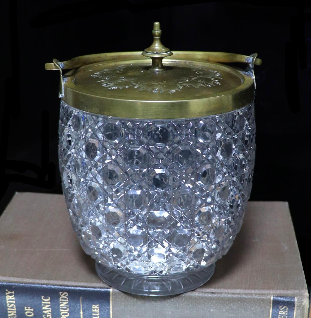 オールド・バカラ 1890年頃 ブロンズ装飾 切子 蓋付クリスタル器 ディアマン