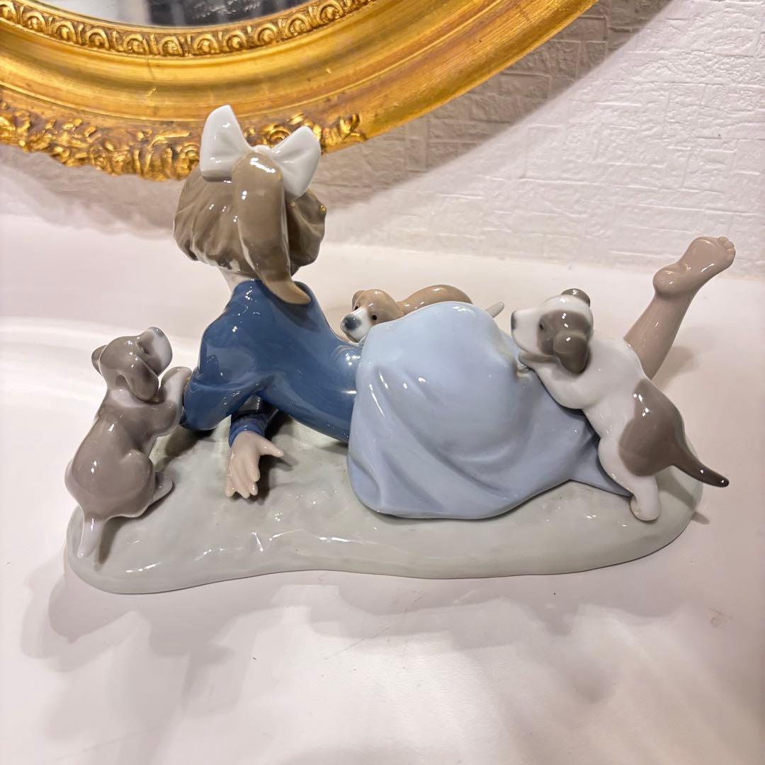 皆で遊びましょう少女と仔犬たち 陶器人形フィギュリン スペイン製 西洋陶磁