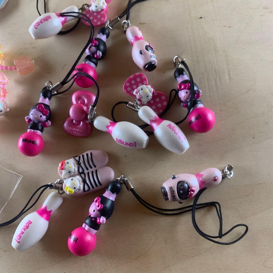 ハローキティ 根付け　ご当地　ラウンドワン　イニシャルストラップ