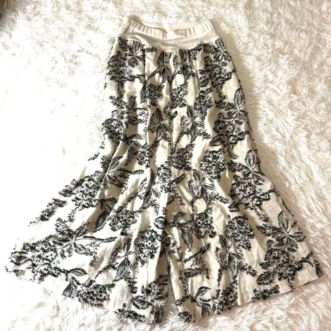 BEARDSLEY ビアズリー フリンジカットジャガード スカートパンツ花柄 F