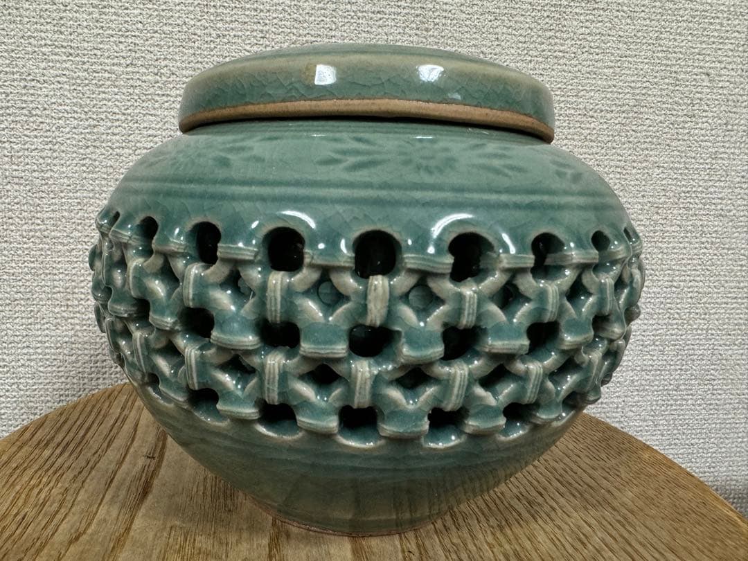 韓国　陶器　フタ付き　未使用