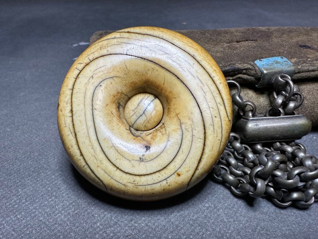 煙管入　根付　饅頭　キセル入れ　時代物 煙草道具　天然素材　アンティーク　骨董