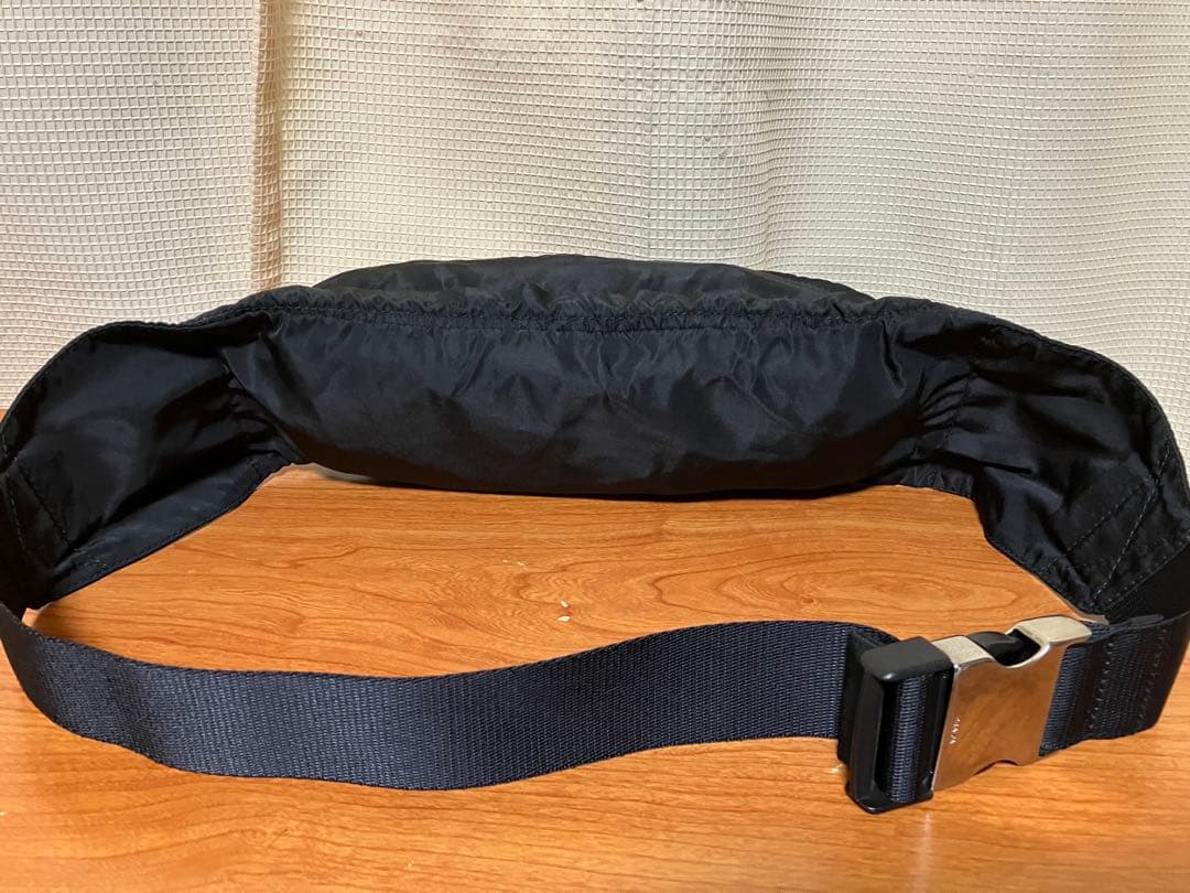 【美品】プラダ PRADA ボディバッグ ウエストポーチ ブラック V132