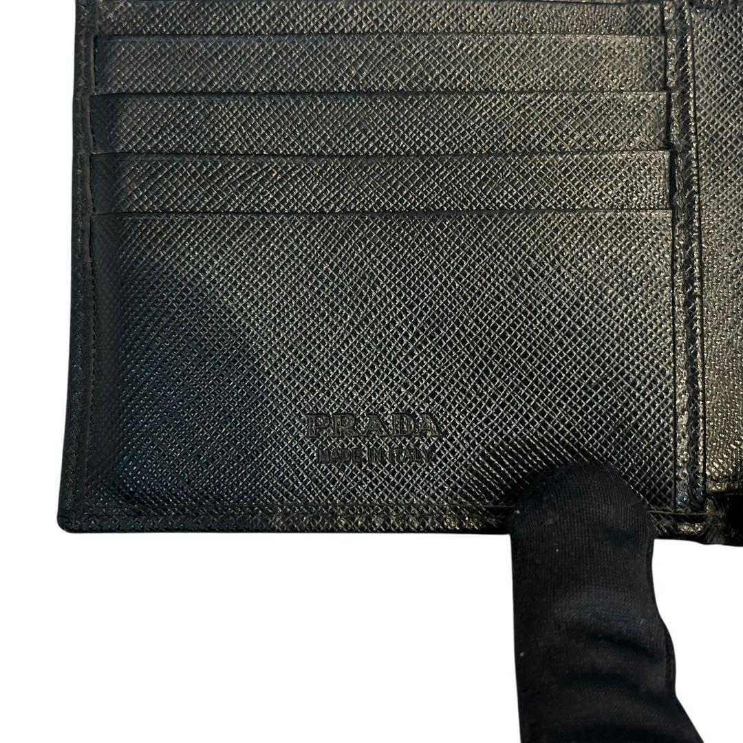 レア✨　PRADA プラダ　二つ折り財布 三角ロゴ サフィアーノ レザー　黒色