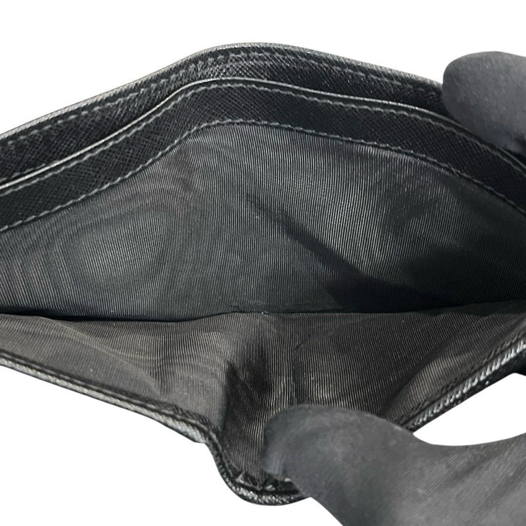 レア✨　PRADA プラダ　二つ折り財布 三角ロゴ サフィアーノ レザー　黒色