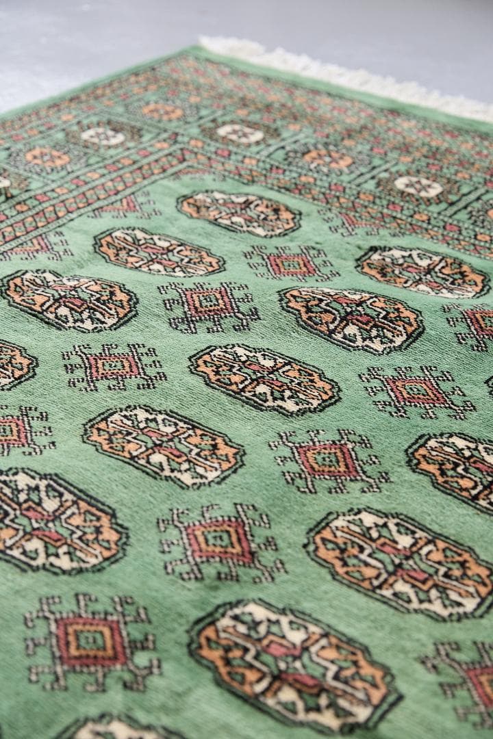新品　大型ヴィンテージラグ　パキスタン絨毯（242×152cm）緑　茶　黒　黄