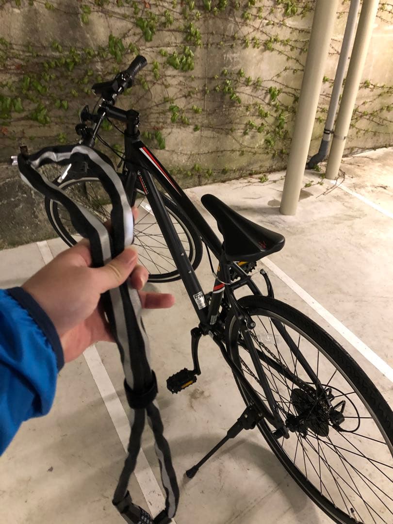 黒 クロスバイク チェーン付き