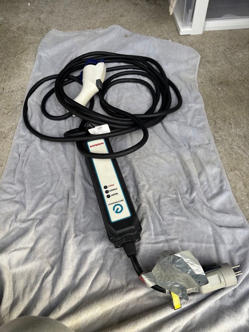 NISSAN EV充電ケーブル リーフ用2019年