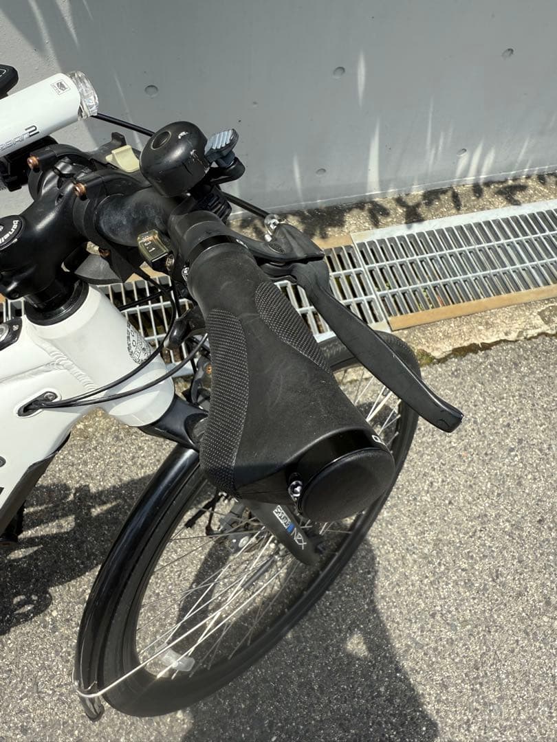 benelli 電動アシスト自転車 ホワイトMANTUS 27 TRK