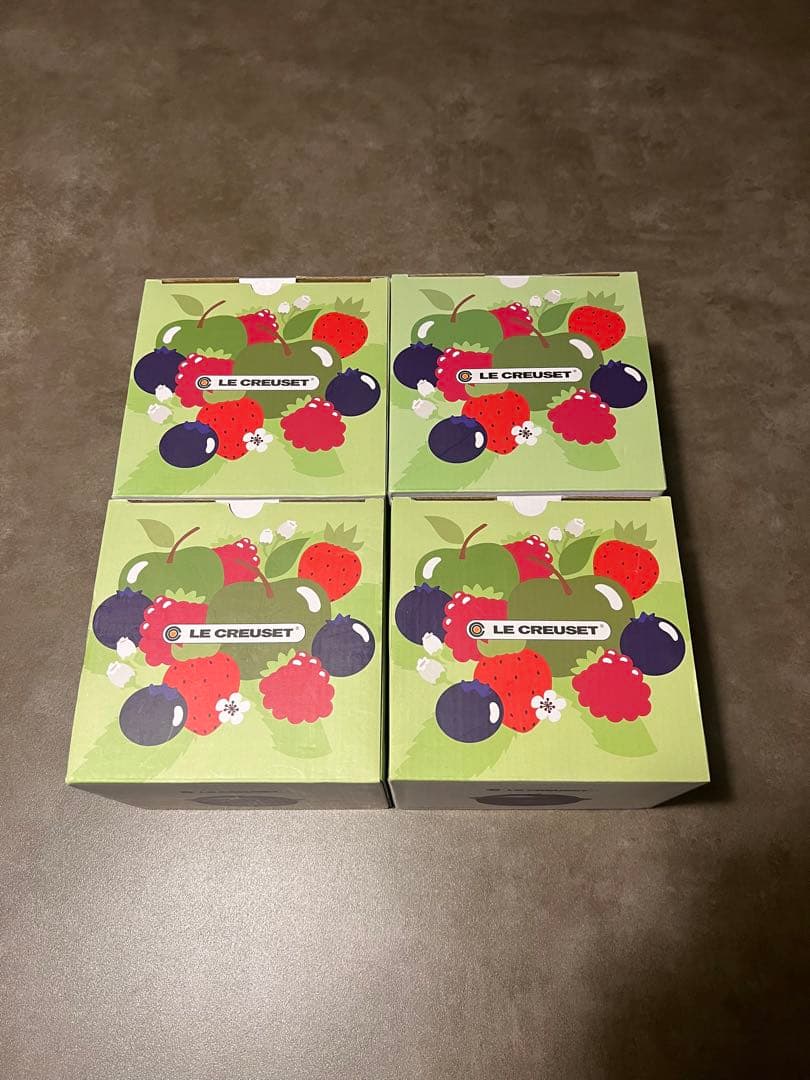 完売品4個セット　レア　新品　ル・クルーゼ　ミニ・ブルーベリー小物入れ
